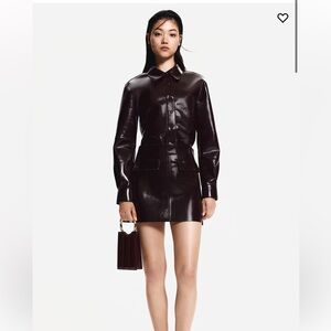 🍒H&M VIRAL Burgundy coated mini skirt ❤️‍🔥 New w tag🔖 SOLD OUT EVERYWHERE